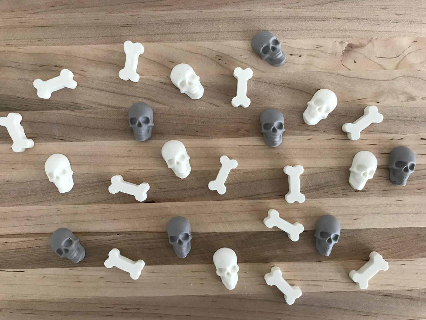 Chocolate Skulls and Bones 24 Pack - Ove the Hill Party Favors