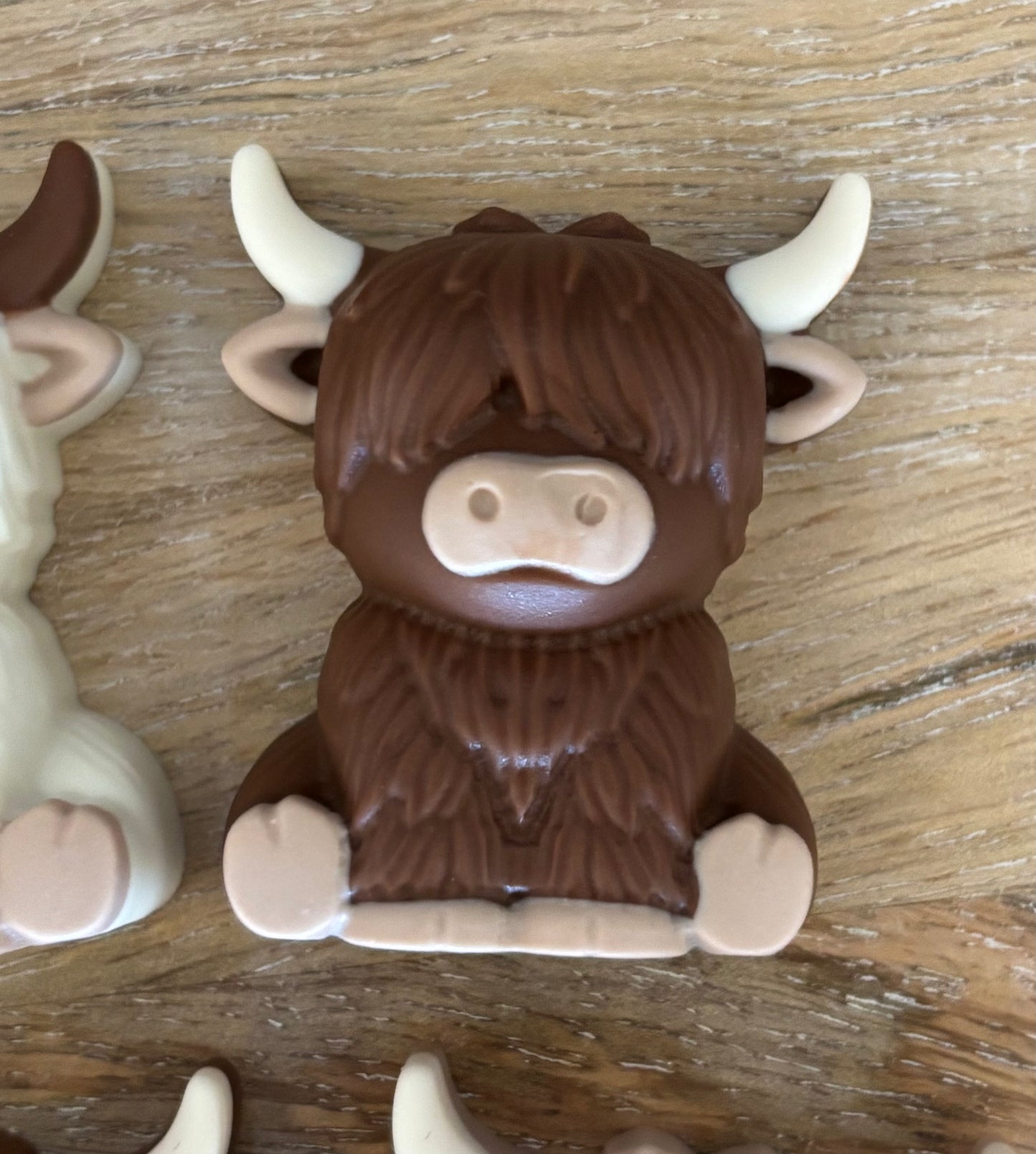 Chocolate Highland Cows | Gift Box of 6 Individually Wrapped Highland Cow Chocolates | Cow Cake and Cupcake Toppers | Farm Animal Party