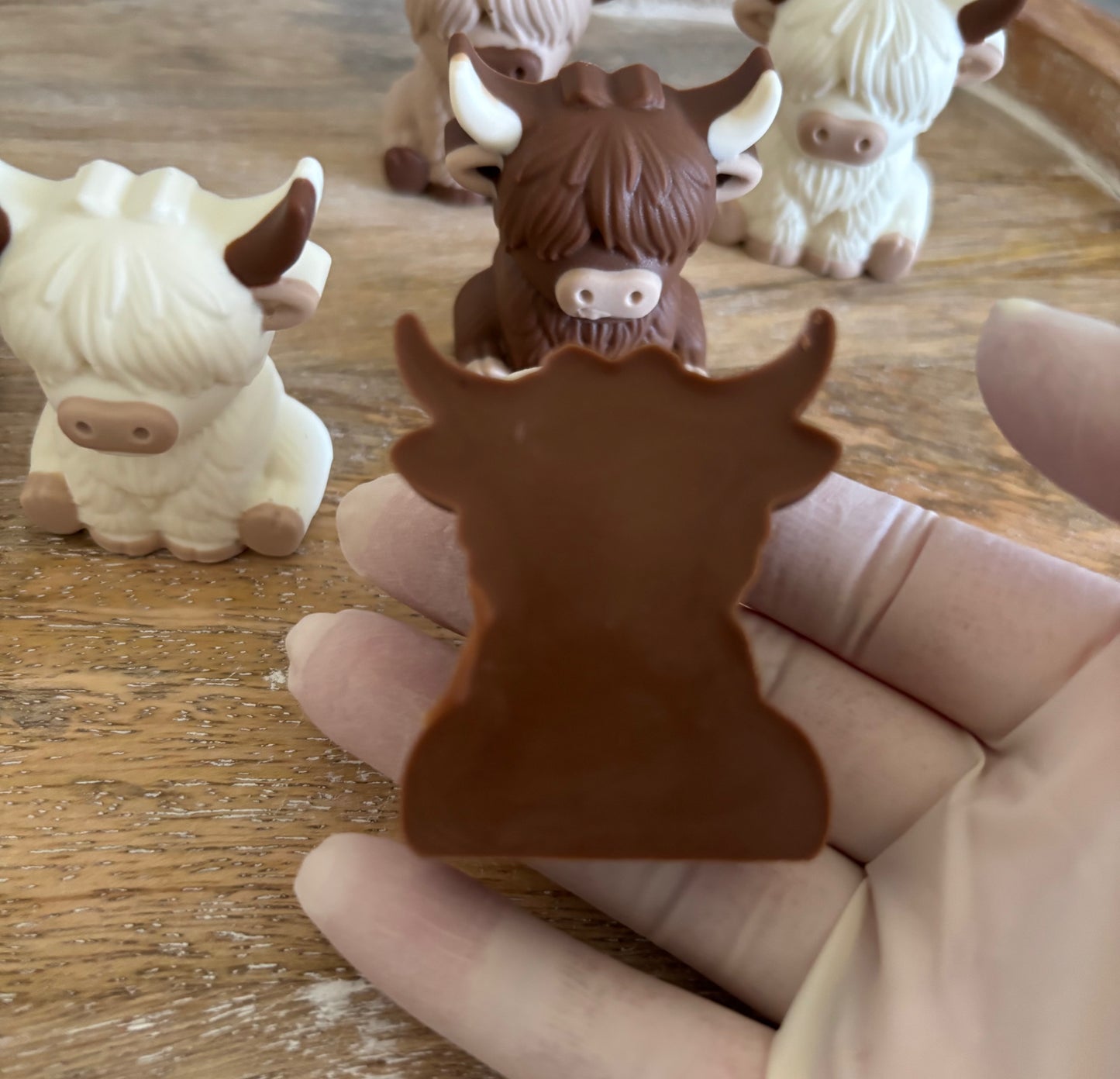 Chocolate Highland Cows | Gift Box of 6 Individually Wrapped Highland Cow Chocolates | Cow Cake and Cupcake Toppers | Farm Animal Party