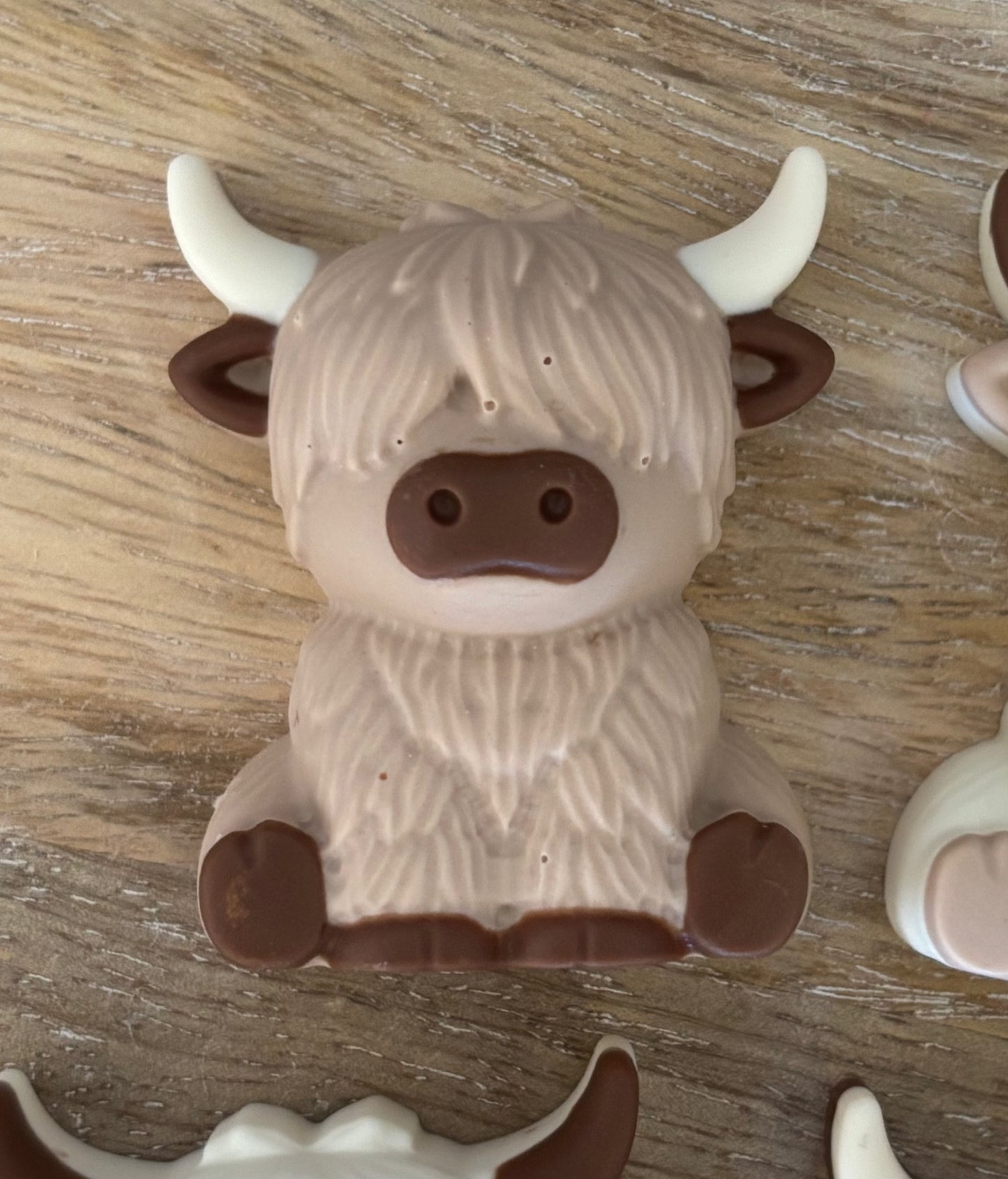 Chocolate Highland Cows | Gift Box of 6 Individually Wrapped Highland Cow Chocolates | Cow Cake and Cupcake Toppers | Farm Animal Party