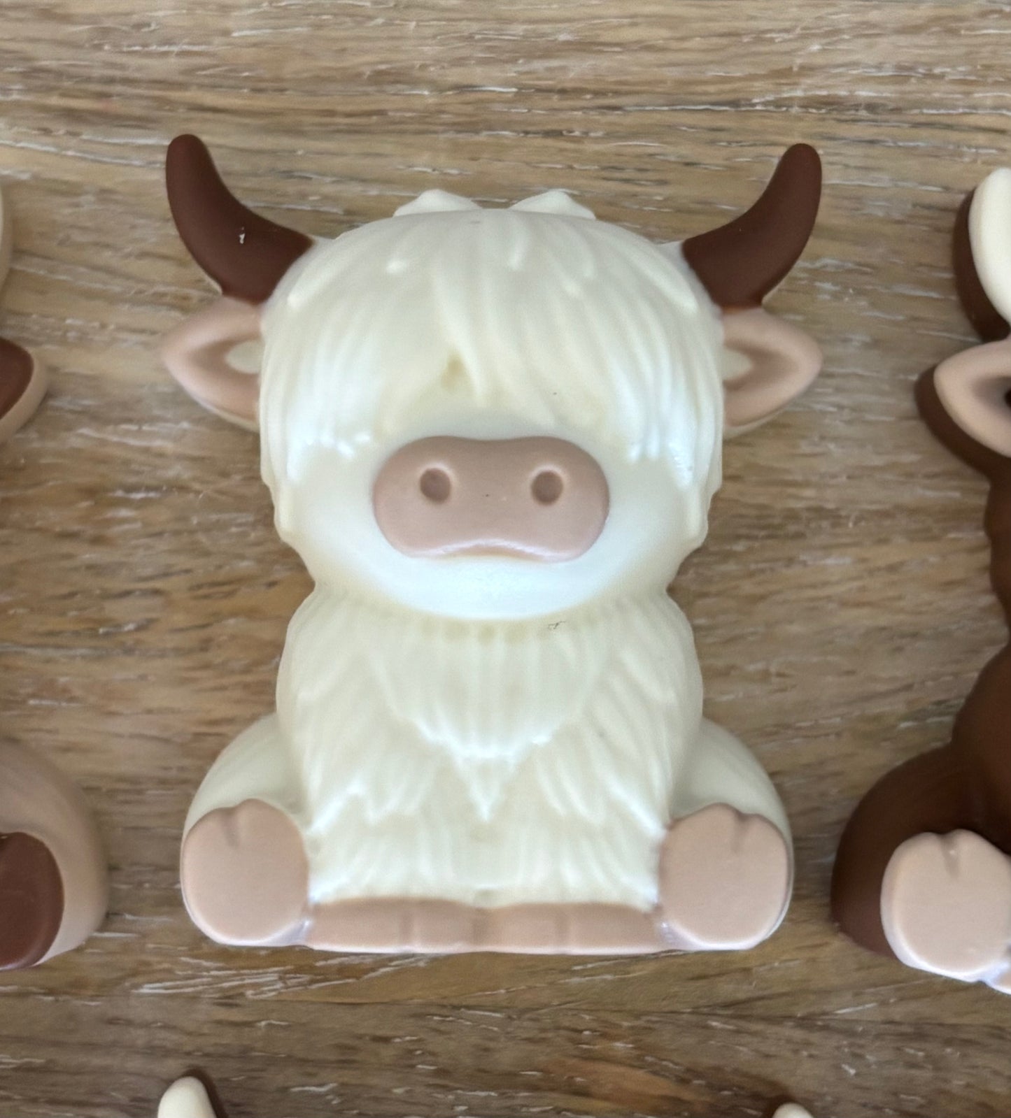 Chocolate Highland Cows | Gift Box of 6 Individually Wrapped Highland Cow Chocolates | Cow Cake and Cupcake Toppers | Farm Animal Party