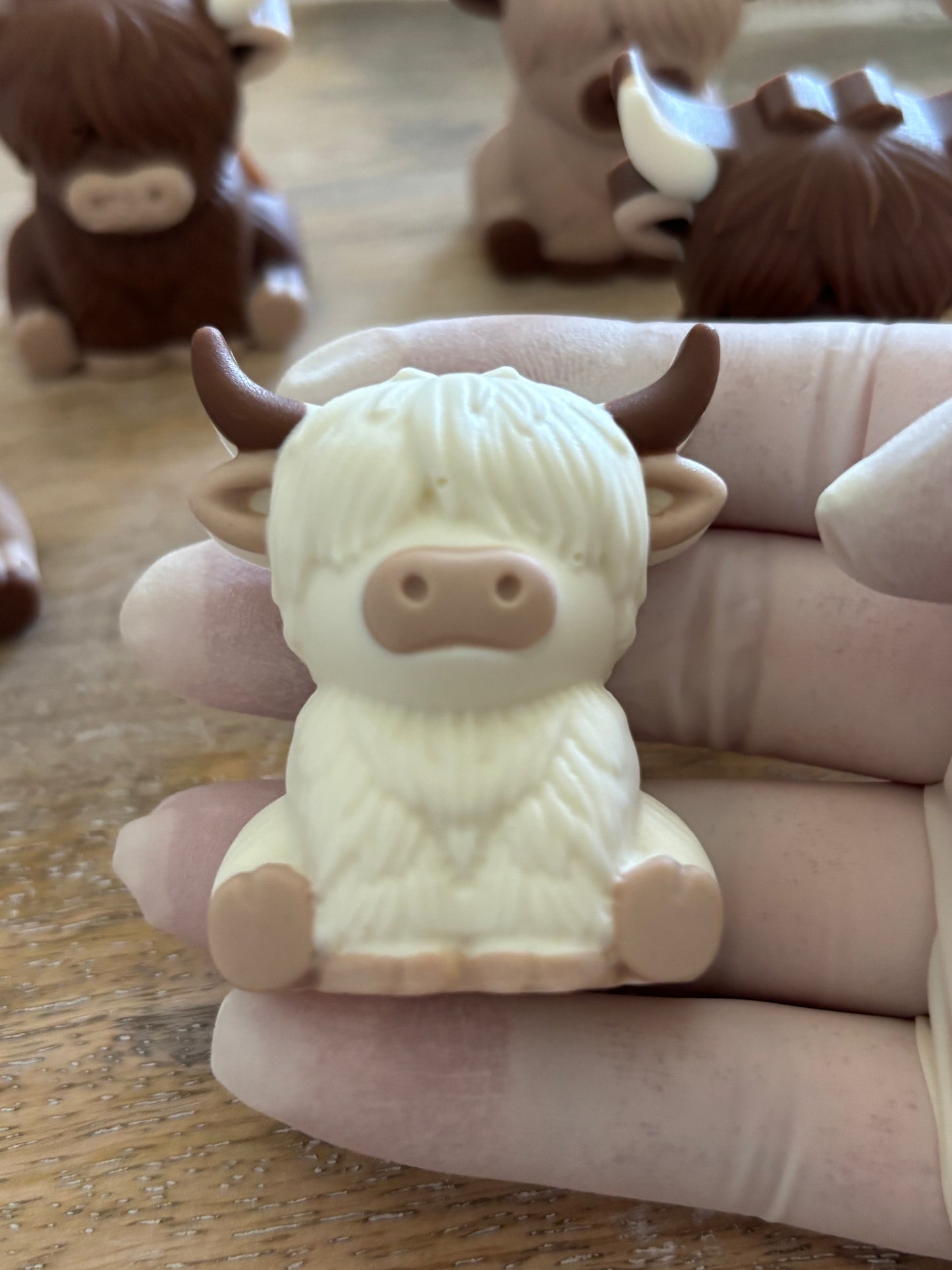 Chocolate Highland Cows | Gift Box of 6 Individually Wrapped Highland Cow Chocolates | Cow Cake and Cupcake Toppers | Farm Animal Party
